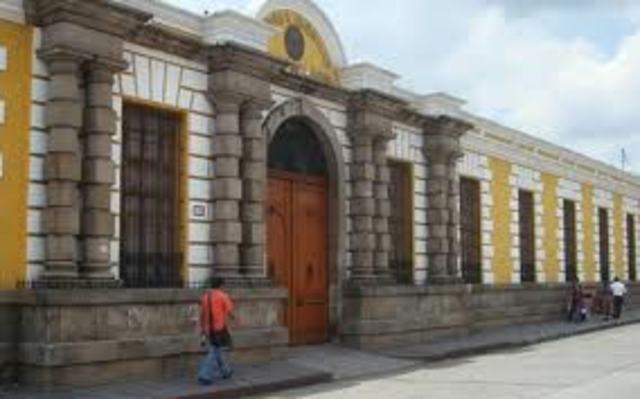 Creación de la Universidad Rafael landivar