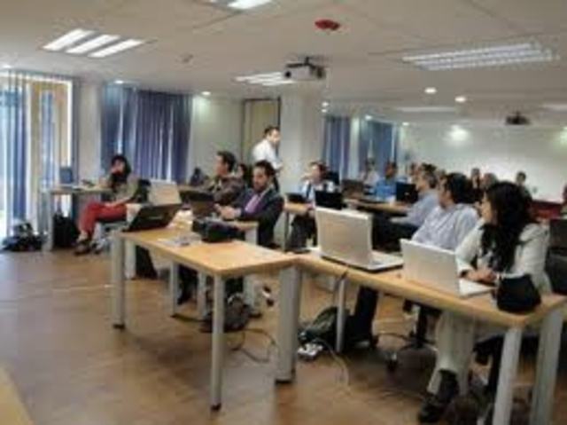 Las universidades comienzan a utilizar tecnología en sus cursos presenciales. Tal es el caso del Tecnológico de Monterrey, que comenzó a utilizar la tecnología