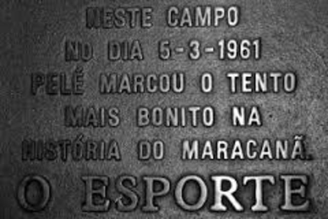 Pele scores the 'Gol de Placa'