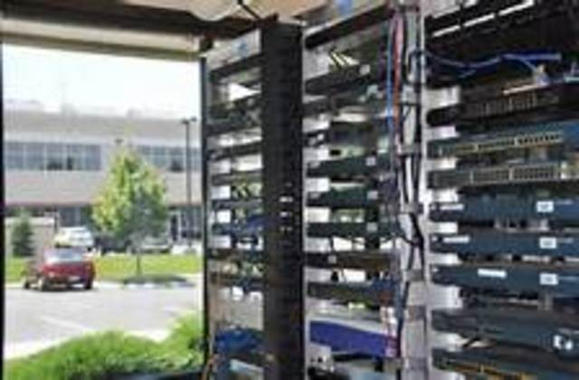 Nacimiento del InterNetworking Working Group, organización encargada de administrar Internet.