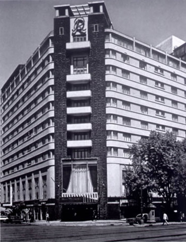 Inicio de la Industria Hotelera Moderna