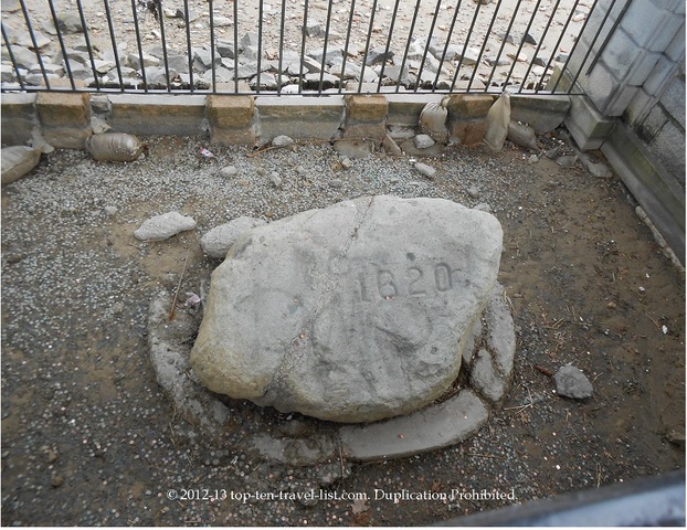 The Pilgrims arrive at Plymouth Rock