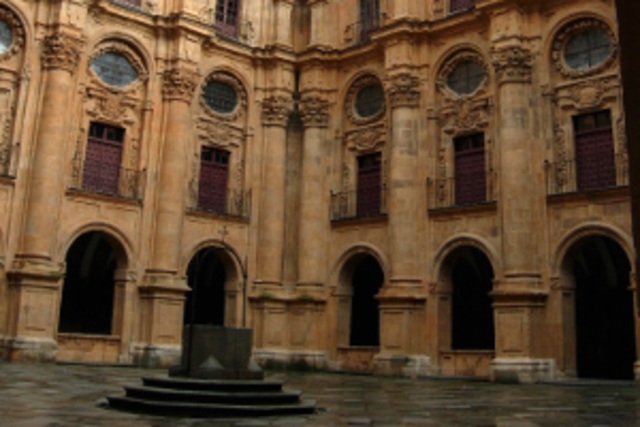 Se Traslada A España e Ingresa A La Universidad De Salamanca En La Carrera De Derecho