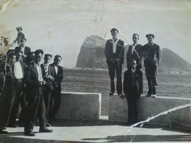 Fernando hace el servicio militar en Gibraltar