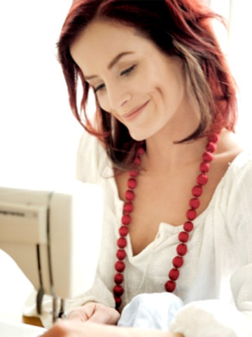 Singer revolutionizes the sewing machine!