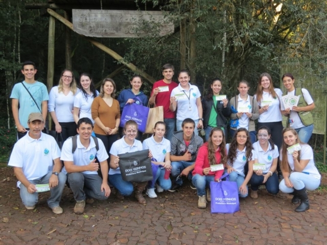 GRUPO DE PESQUISA E ESTUDOS EM EDUCAÇÃO AMBIENTAL (GPEEA/UTFPR) E PROGRAMA INSTITUCIONAL DE BOLSAS DE INICIAÇÃO A DOCÊNCIA (PIBID) JUNTOS NA SEMANA DO MEIO AMBIENTE