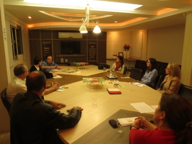 PROJETO ECONSCIENTE ESTABELECE PARCERIAS COM INSTITUIÇÕES DO MUNICÍPIO DE DOIS VIZINHOS