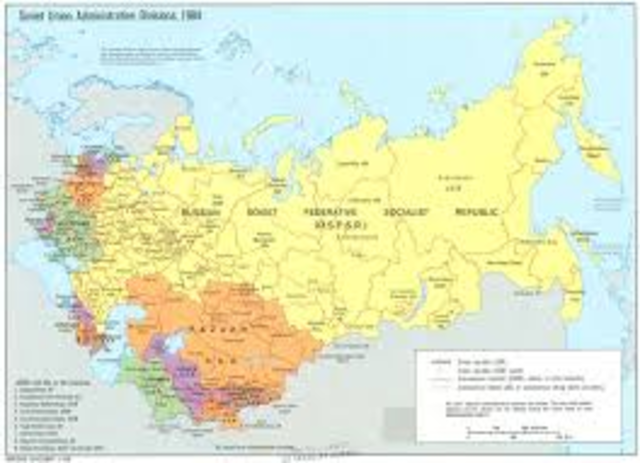 Sovjet-Unie valt uit een