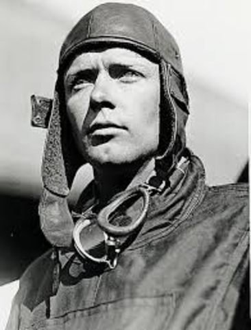 Charles Lindbergh Makes First Nonstop Transatlantic Flight