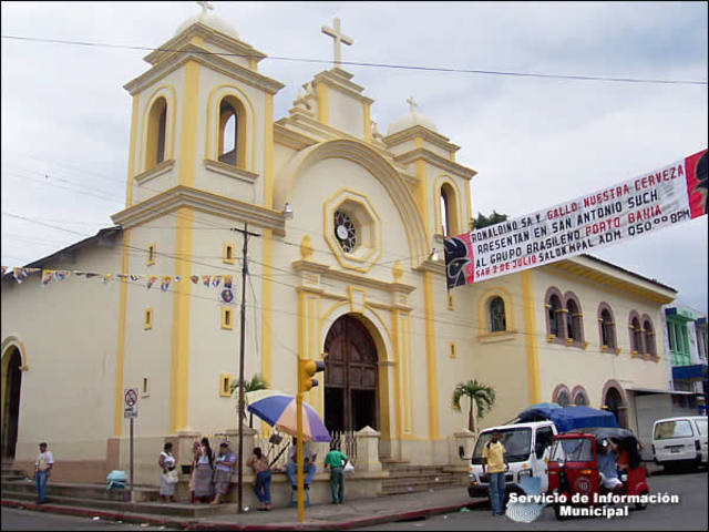 Declarada Hija Predilecta de San Antonio Suchitepéquez.