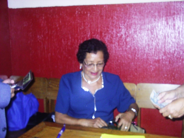 Condecorada como "Maestra Distinguida" con la orden "Francisco Marroquín"