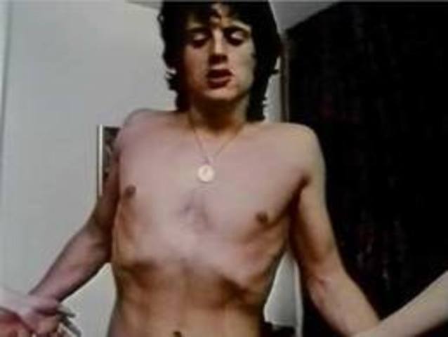 Participo en dos peliculas pornograficas