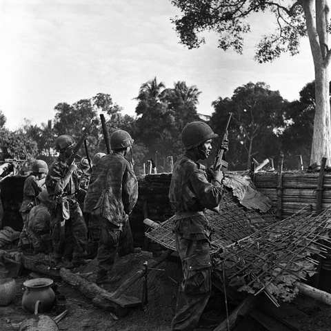 North Vietnam defeats South Vietnam