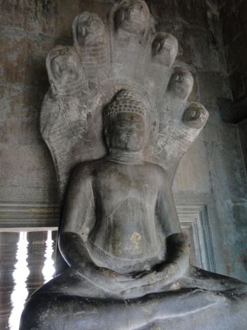 Suryavarman I founds Dynasty of the Sun