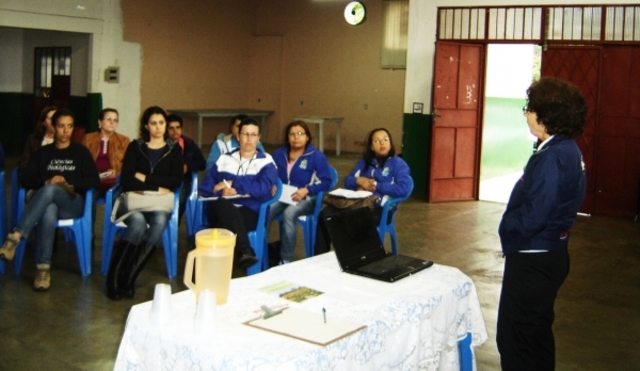 COLETIVO EDUCADOR DE CASCAVEL DESENVOLVE PALESTRA SOBRE PLANTAS MEDICINAIS