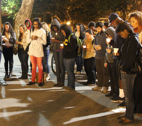 Students hold rally, panel in honor of Martin