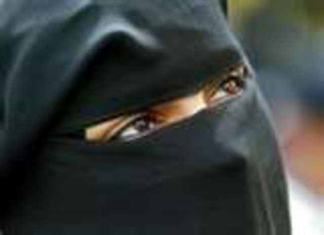 Prime Minister Nawaz Sharif begins economic liberalisation program; Islamic Shariah law formally incorporated into legal code