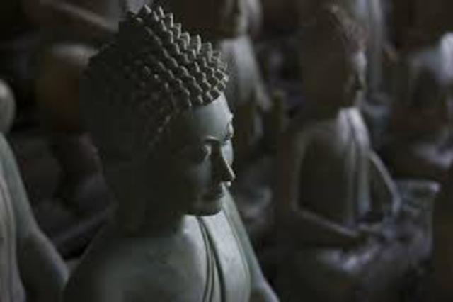 suyravarman I founds the dynasty of the sun