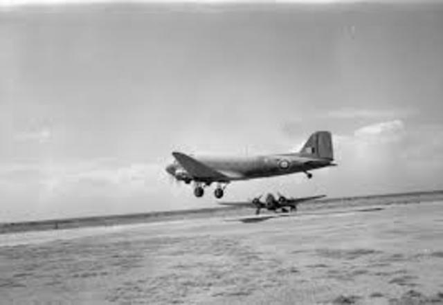 Allied forces land in Greece