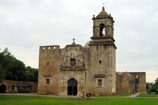 Antonio Margil de Jesus establishes the most sucessful mission of all the Texas missions.