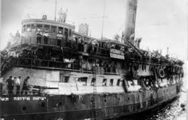 The Jewish refugee ship the St.Louis arrives in Belgium after being denied access to Cuba.