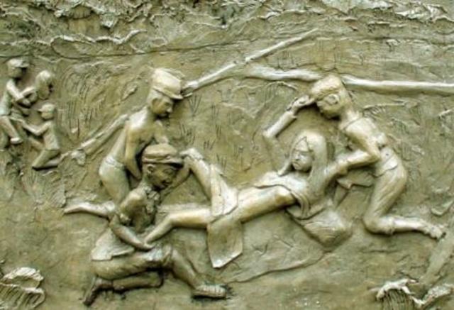 Civil War is fought between Jayaviravarman and Suryavarman.