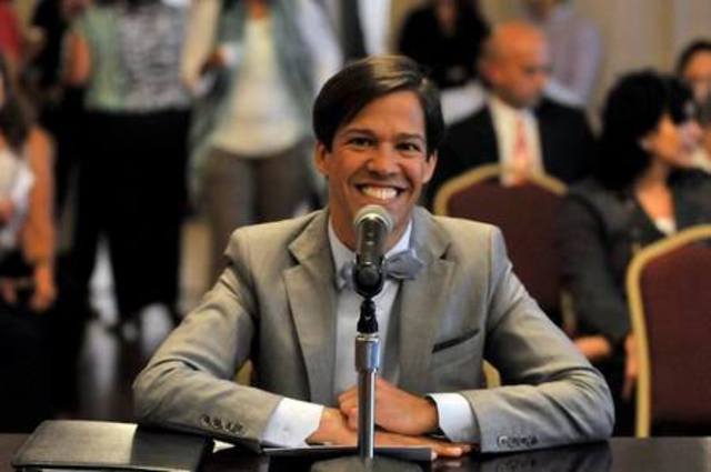 Vista Pública: 10:00 AM