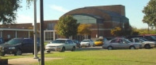 Studnet commits suicide at school