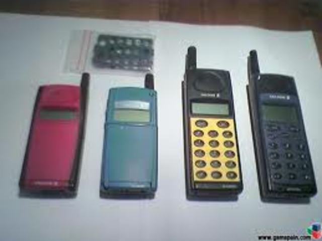 Primer teléfono móvil.