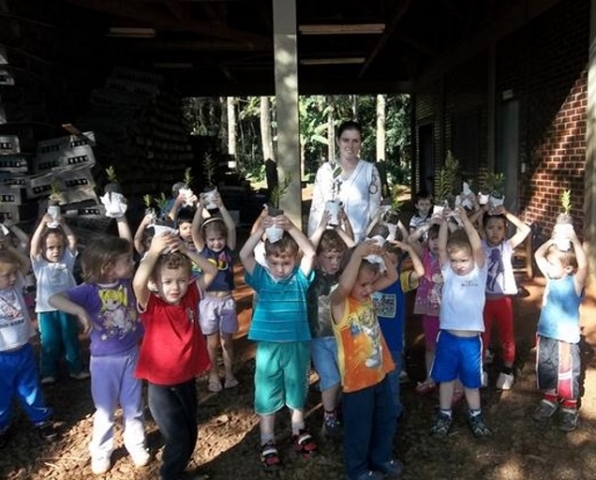 PROJETO LEVA CRIANÇAS A CONHECEREM A NATUREZA FORA DA SALA DE AULA