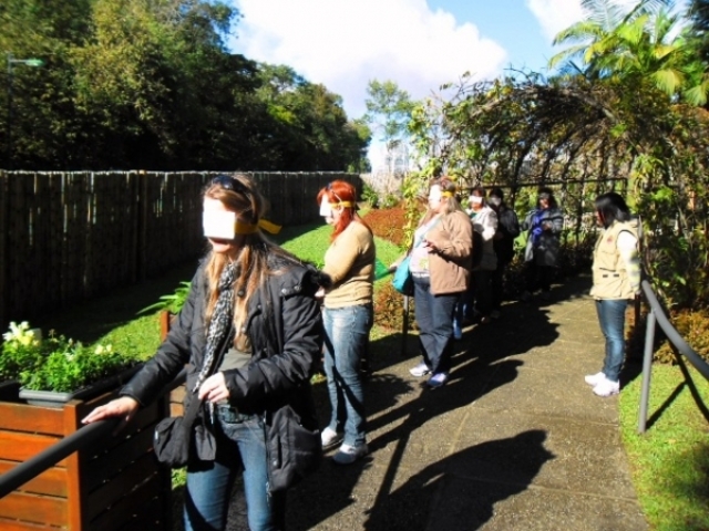 EDUCADORES AMBIENTAIS DA BACIA DO PARANÁ 3 PARTICIPAM DE ATIVIDADES NO JARDIM BOTÂNICO EM CURITIBA