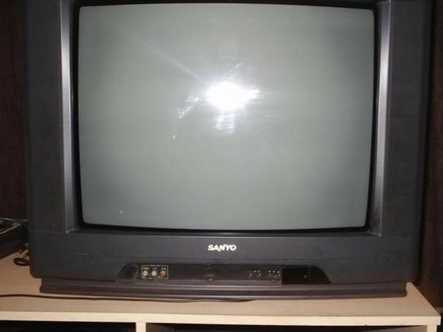 Televisión salón Madre Cris