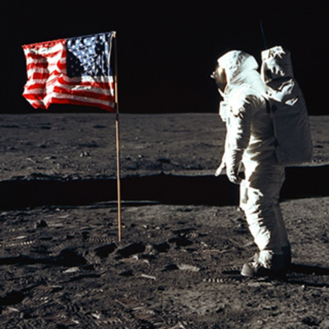 arribada de tres homes a la lluna