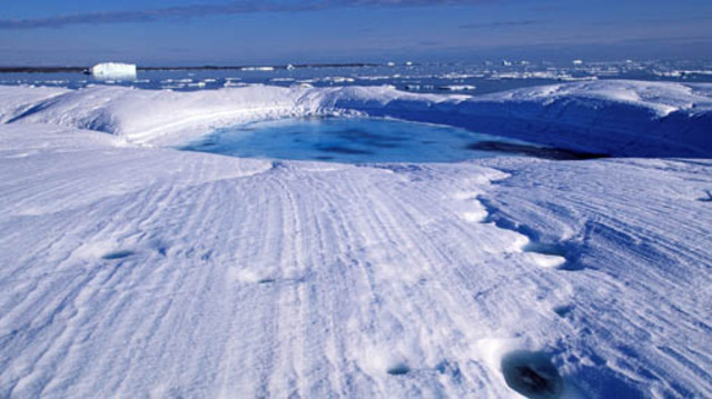 Nunavut becomes a self - governing Inuit territory.