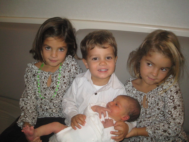 Aqui estoy ya con todos mis hermanos.