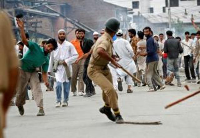 Separatist revolt starts in Indian Kashmir