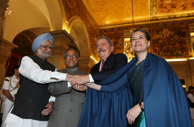 Implantação da Universidade Nacional Aberta Indira Gandhi na Índia