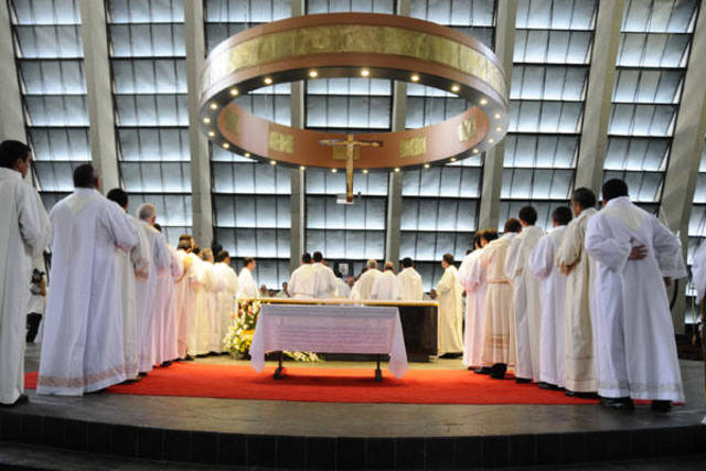 Criação das escolas radiofônicas da Diocese de Natal