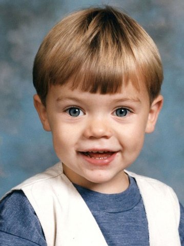 Harry Edward Styles was born