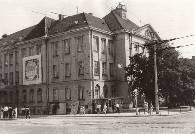 Kool vahetas asukohta