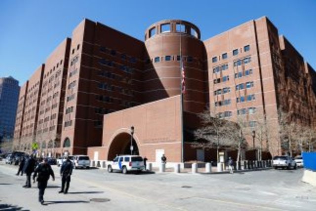 Piden respuestas a UBS en Boston por bonos de Retiro