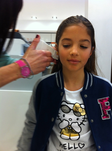 Poniendome los pendientes