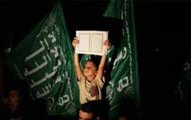 Muçulmanos protestam contra declarações do papa Bento XVI sobre Maomé.