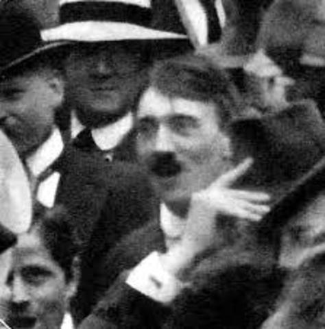 Hitler verhuist naar München