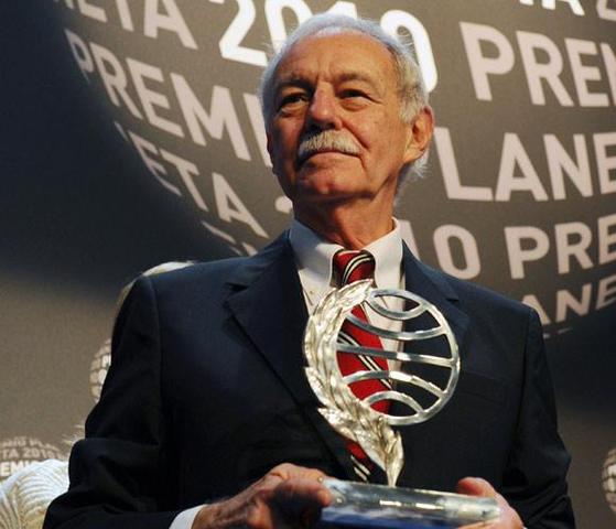 Eduardo Mendoza