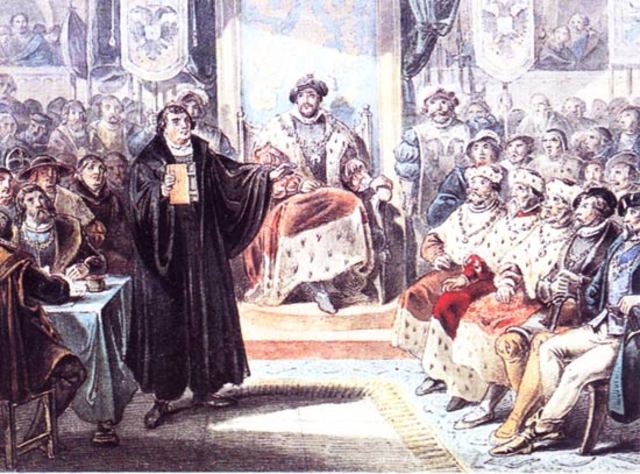 Arrives at Diet of Worms