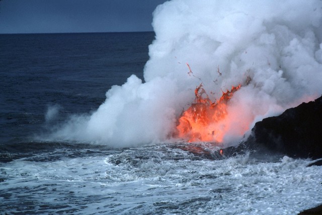 Tonga undersea volcanic eruption
