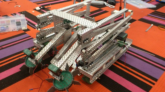 3rd Design: Scissors Lift (2 motor)