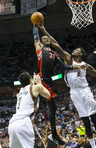 Raptors 97, Bucks 90