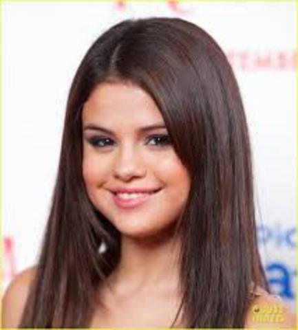 biografia de selena gomez